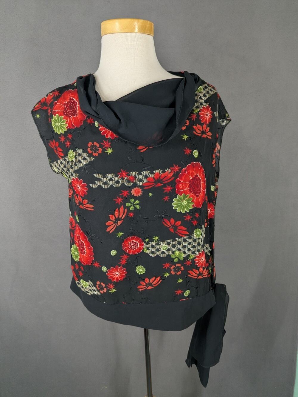 Connie's Moonlight Blouse S/M Sleeveless Floral Sheer Tie Waist Embroidered Vtg
